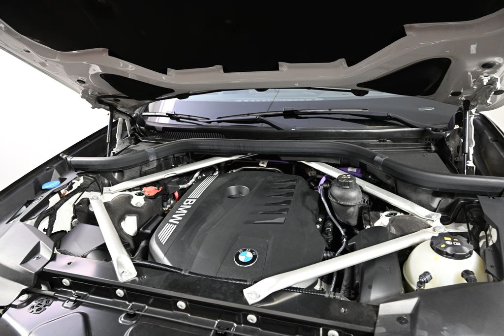 2023 BMW X7 xDrive40i 28