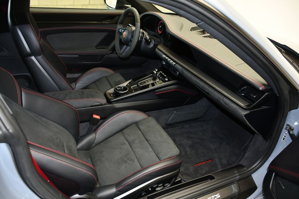 Thumbnail: 2024 Porsche 911 - 21