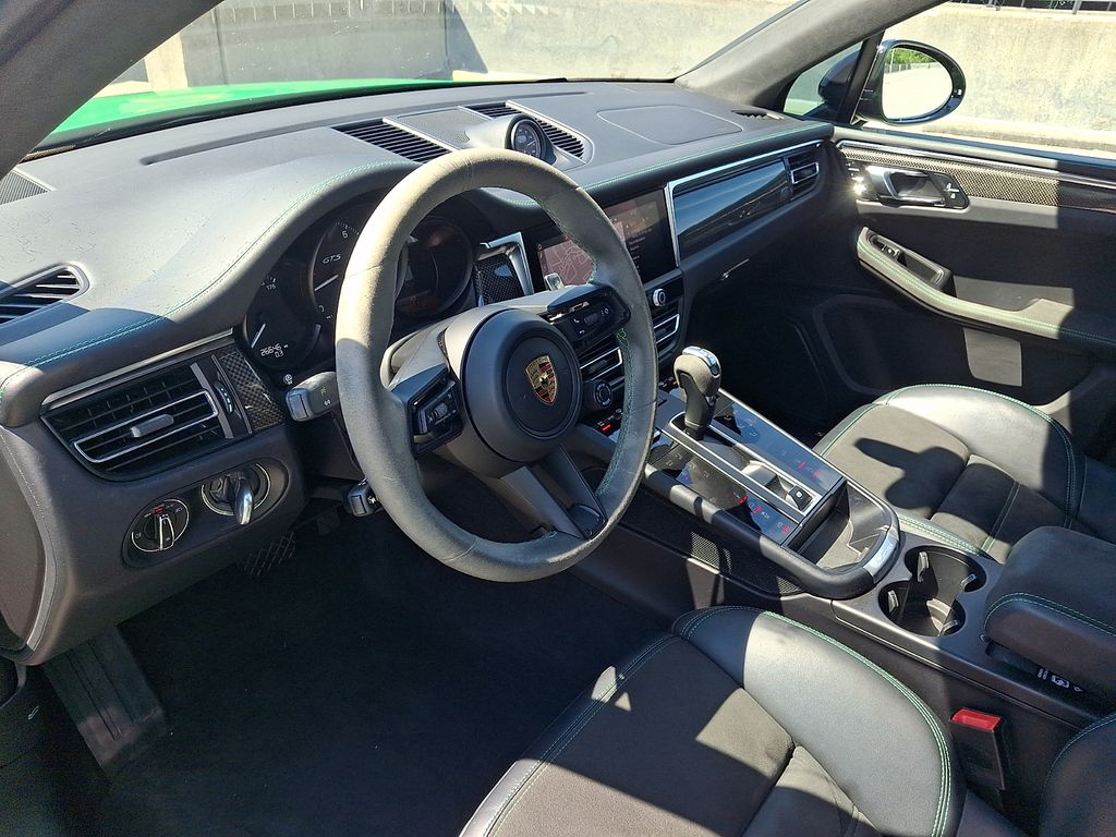 Thumbnail: 2024 Porsche Macan - 4