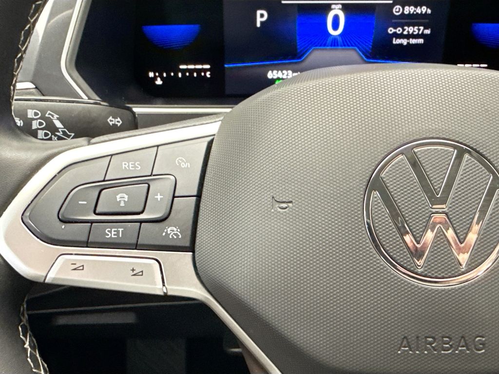 Thumbnail: 2022 Volkswagen Tiguan - 11
