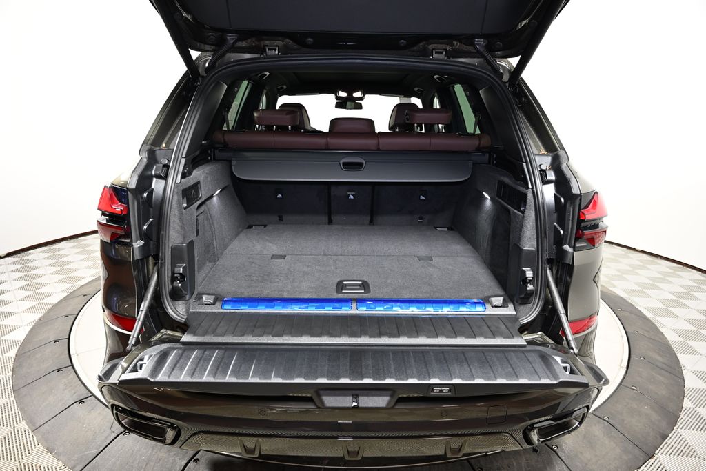 Thumbnail: 2026 BMW X5 - 10