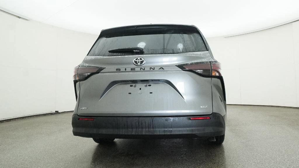 Thumbnail: 2026 Toyota Sienna - 28