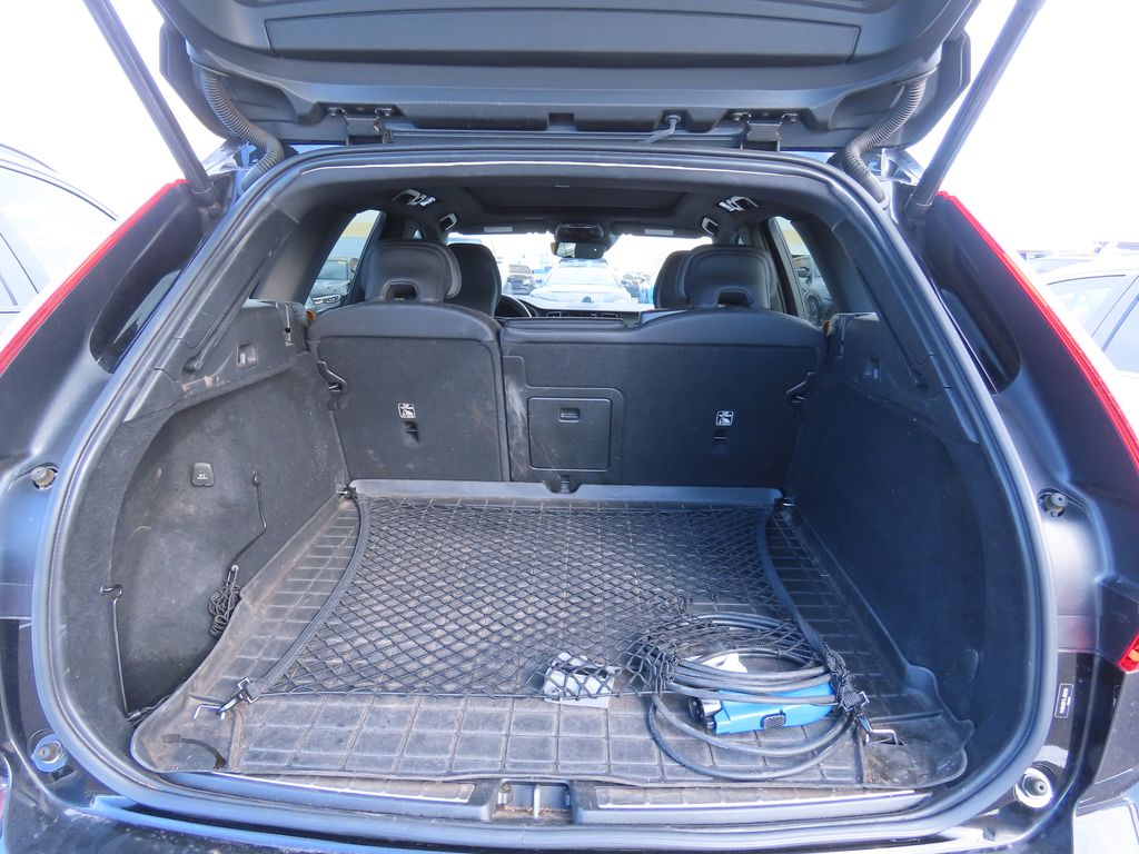 Thumbnail: 2020 Volvo XC60 - 11