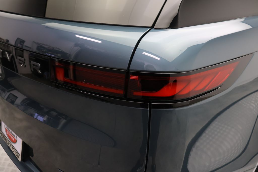 Thumbnail: 2025 Land Rover Range Rover Sport - 9