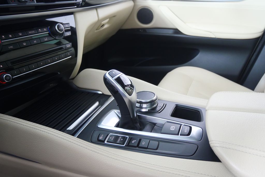 Thumbnail: 2019 BMW X6 - 23