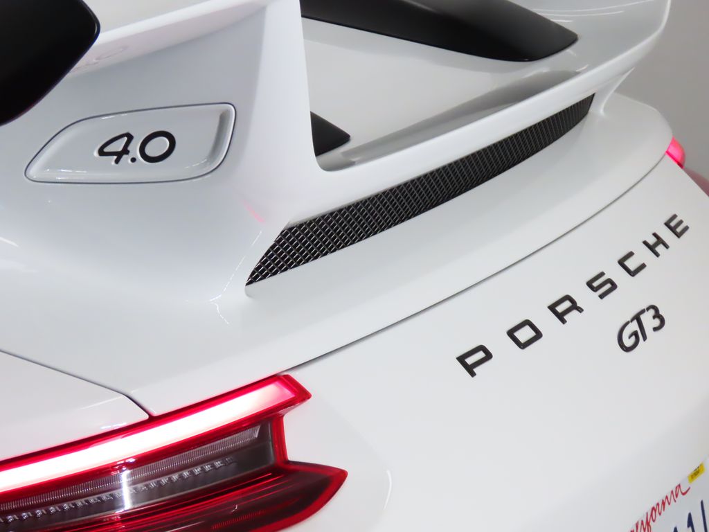 Thumbnail: 2018 Porsche 911 - 11
