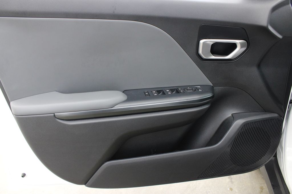 used 2025 Kia K4 car