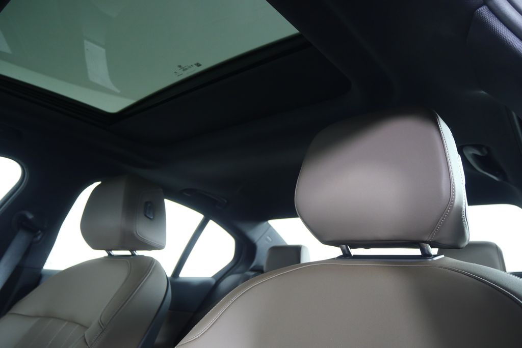 Thumbnail: 2025 BMW i5 - 13