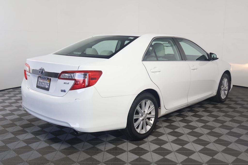 2013 Toyota Camry XLE 3