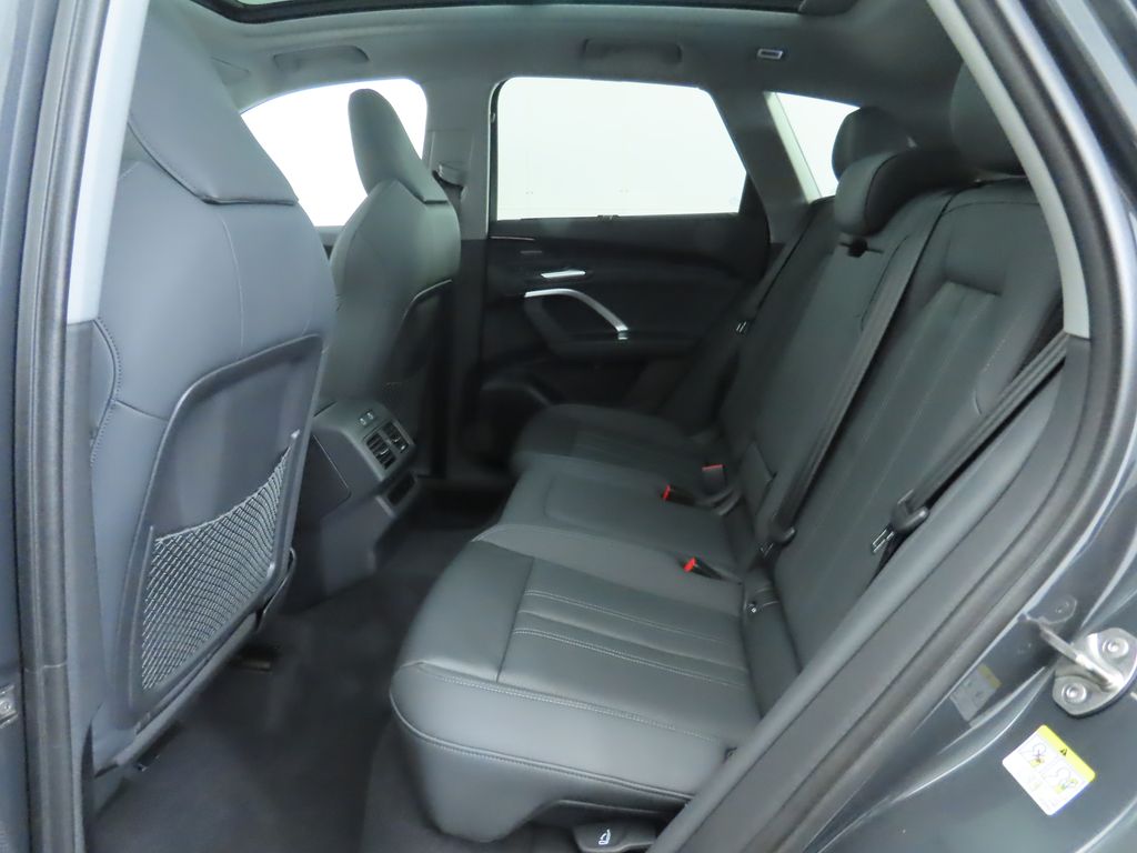 Thumbnail: 2025 Audi Q5 - 23