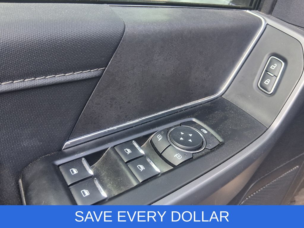 Used 2025 Silver Ford XLT image 11