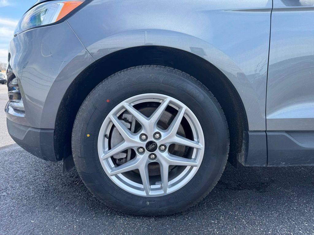 2024 Ford Edge SEL - 8