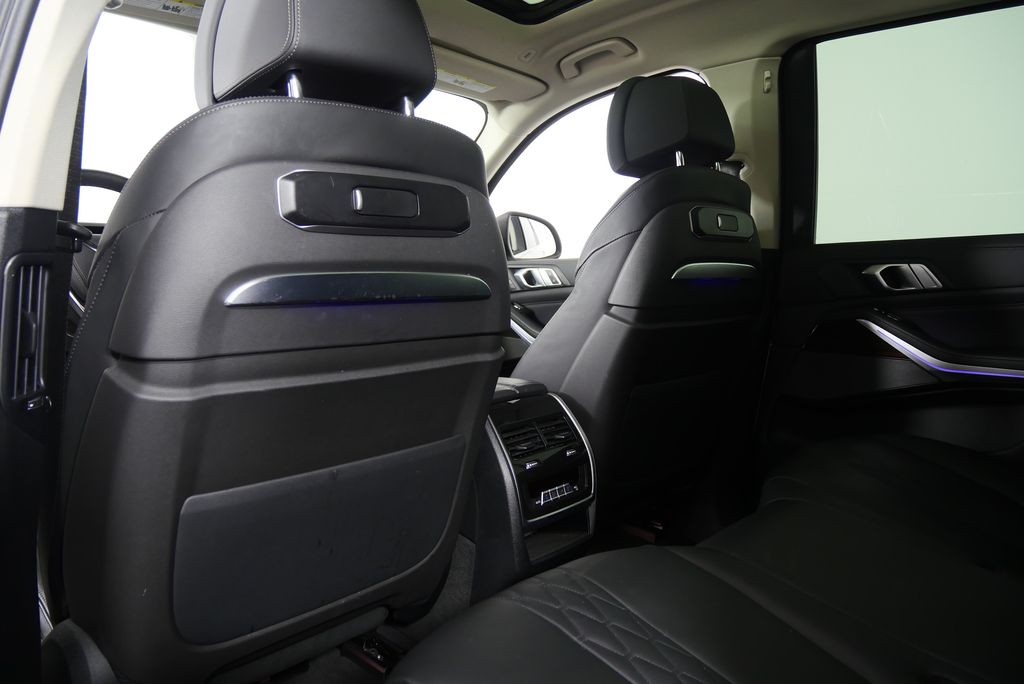 2023 BMW X7 xDrive40i 19