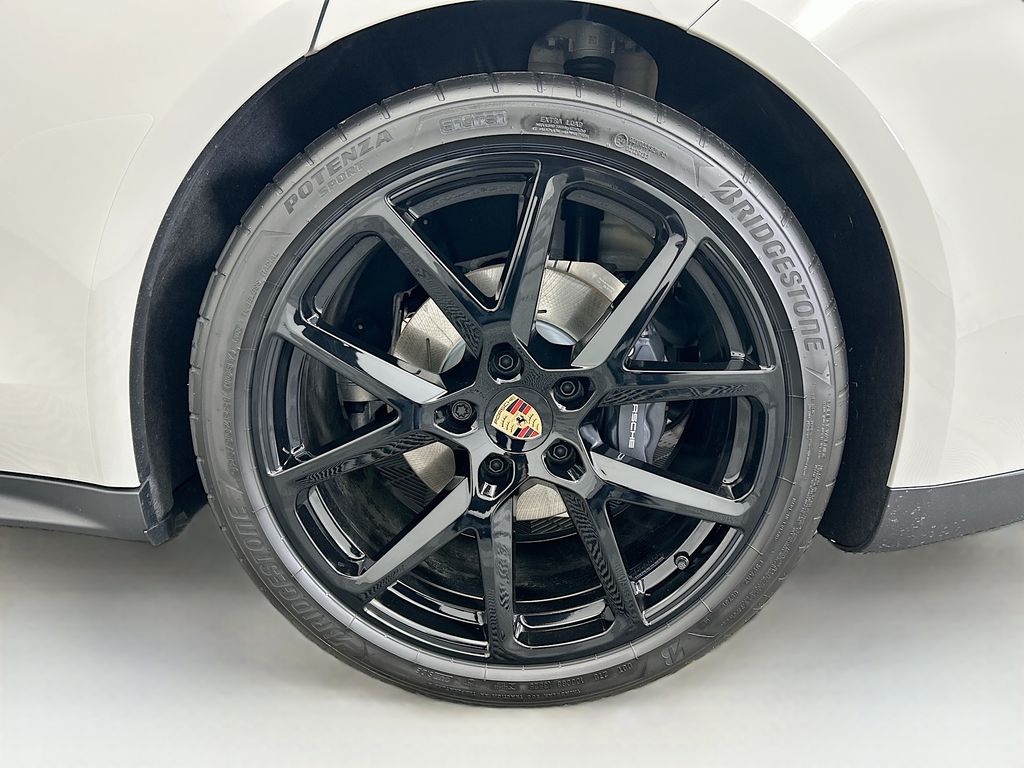 Thumbnail: 2026 Porsche Panamera - 32