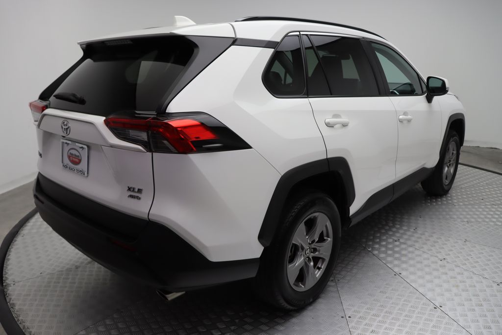 2024 Toyota RAV4 XLE 8