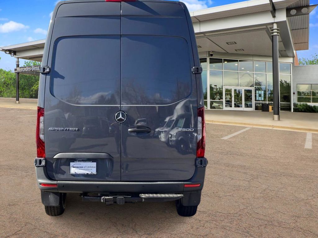 2024 Mercedes-Benz Sprinter 2500 Cargo 144 WB 3