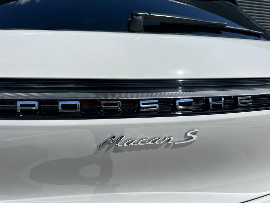 Thumbnail: 2025 Porsche Macan - 12