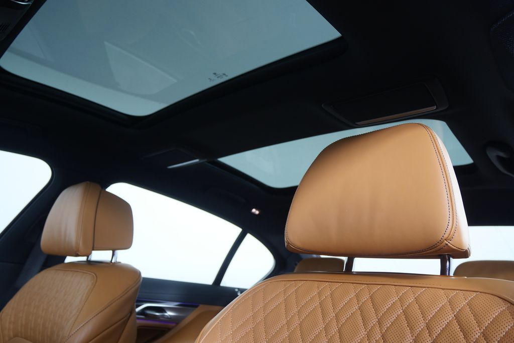 Thumbnail: 2022 BMW 7 Series - 11