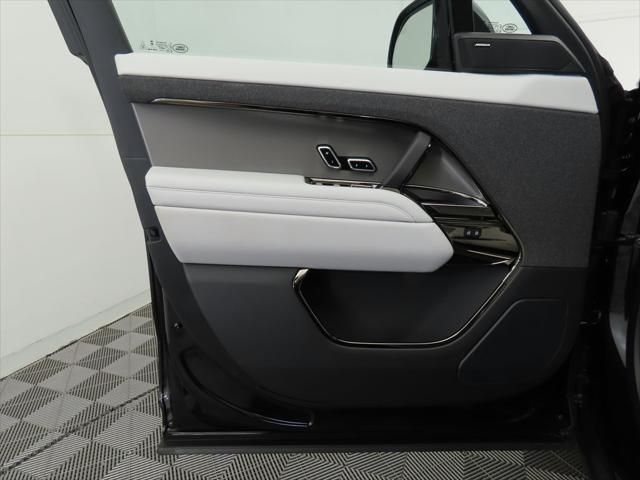 Thumbnail: 2026 Land Rover Range Rover Sport - 26