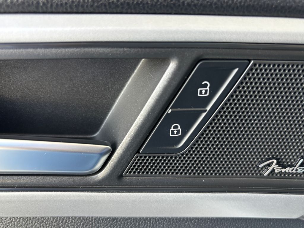 Thumbnail: 2021 Volkswagen Atlas - 32