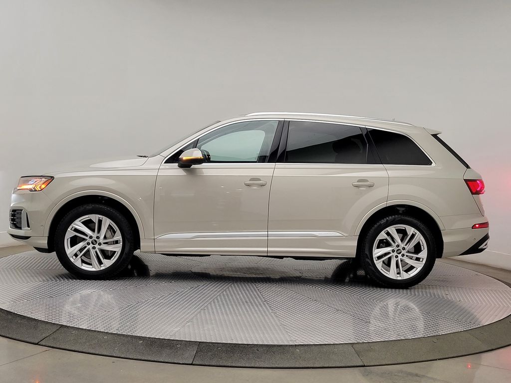 Thumbnail: 2023 Audi Q7 - 3