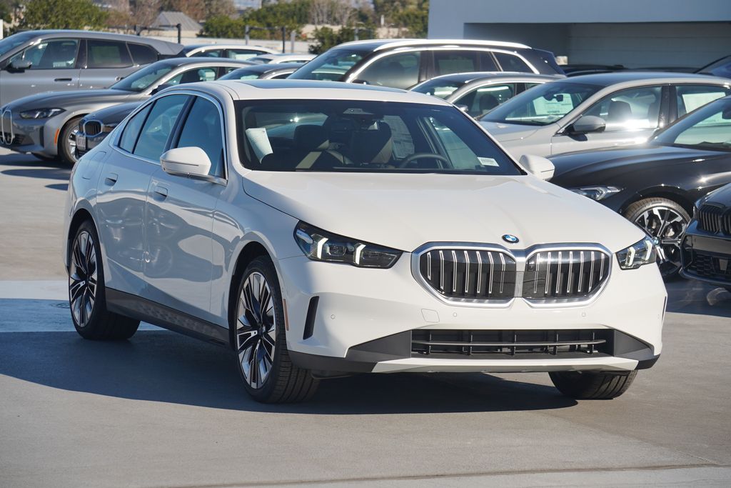 Thumbnail: 2025 BMW 5 Series - 3