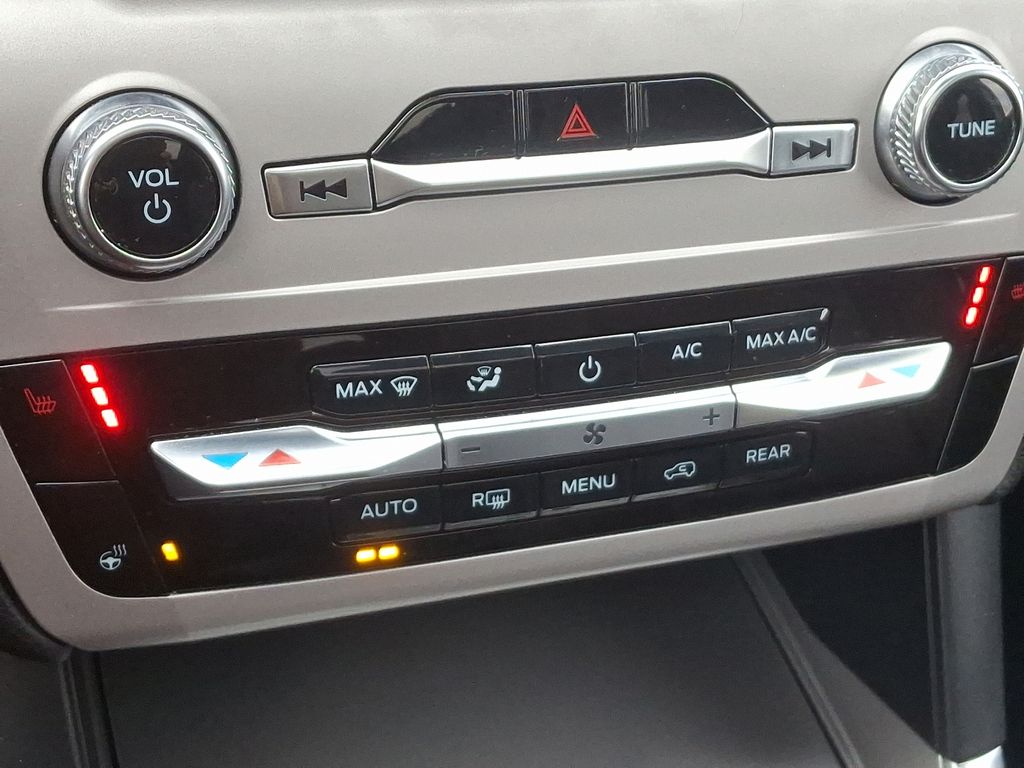 2023 Ford Explorer XLT 17