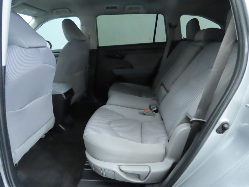 2023 Toyota Highlander LE 22