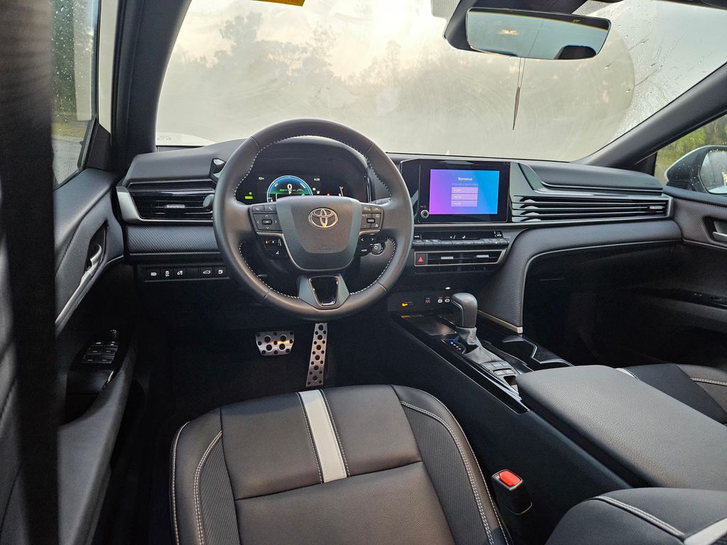 2025 Toyota Camry SE 12