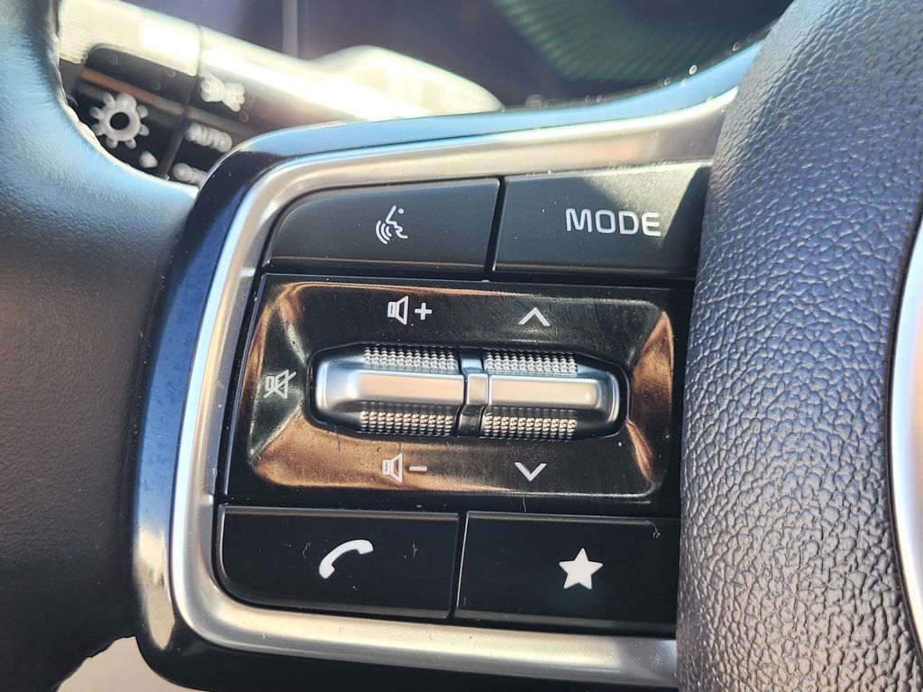 Used 2025 Blue Kia LXS image 28