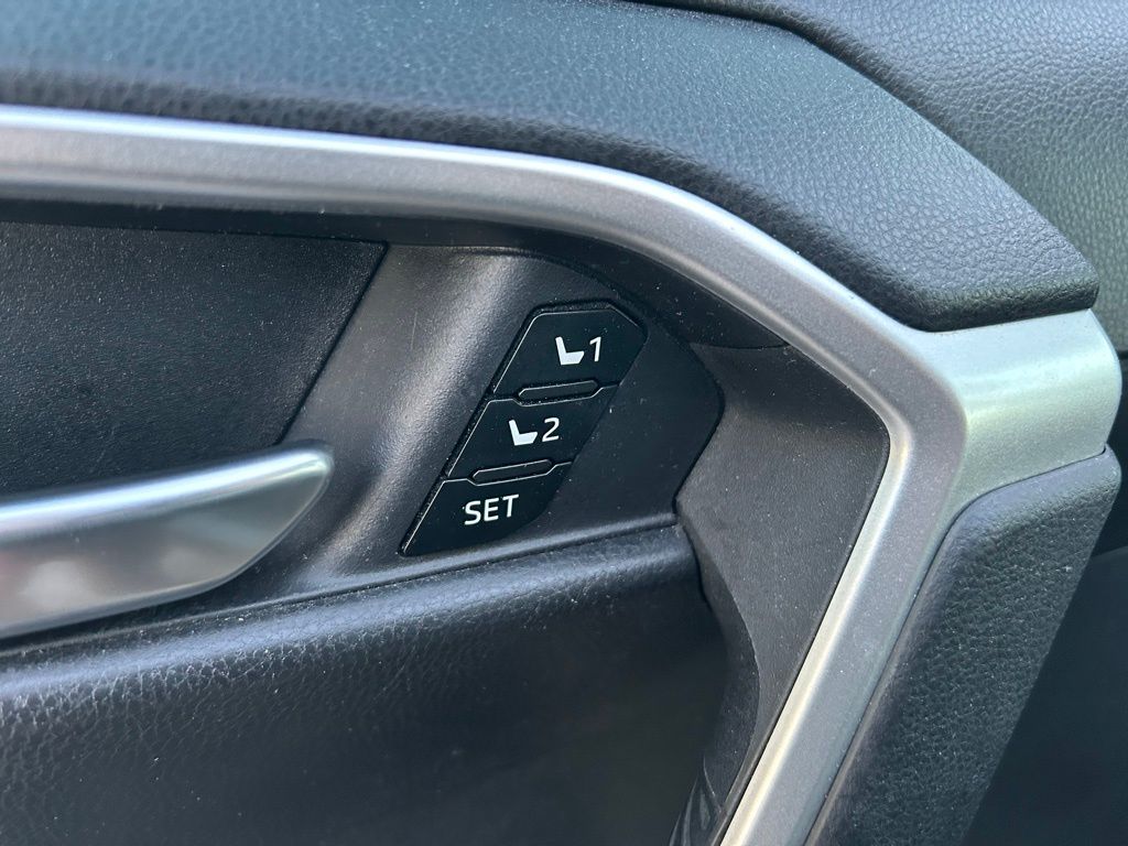 Thumbnail: 2021 Toyota RAV4 - 18