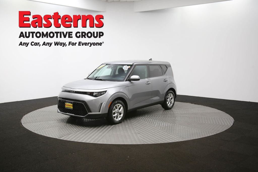 Used 2023  Kia LX image 55