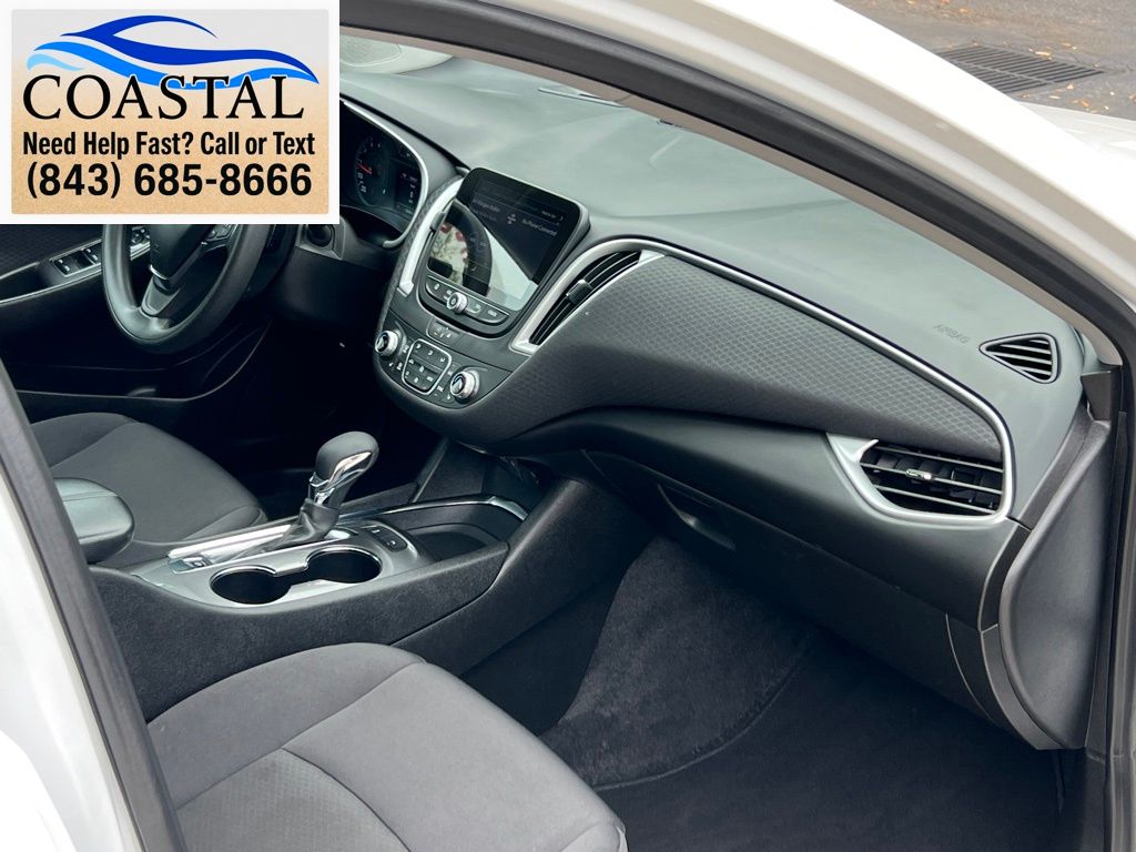 2024 Chevrolet Malibu LT White at Matthews Motors of Wilmington