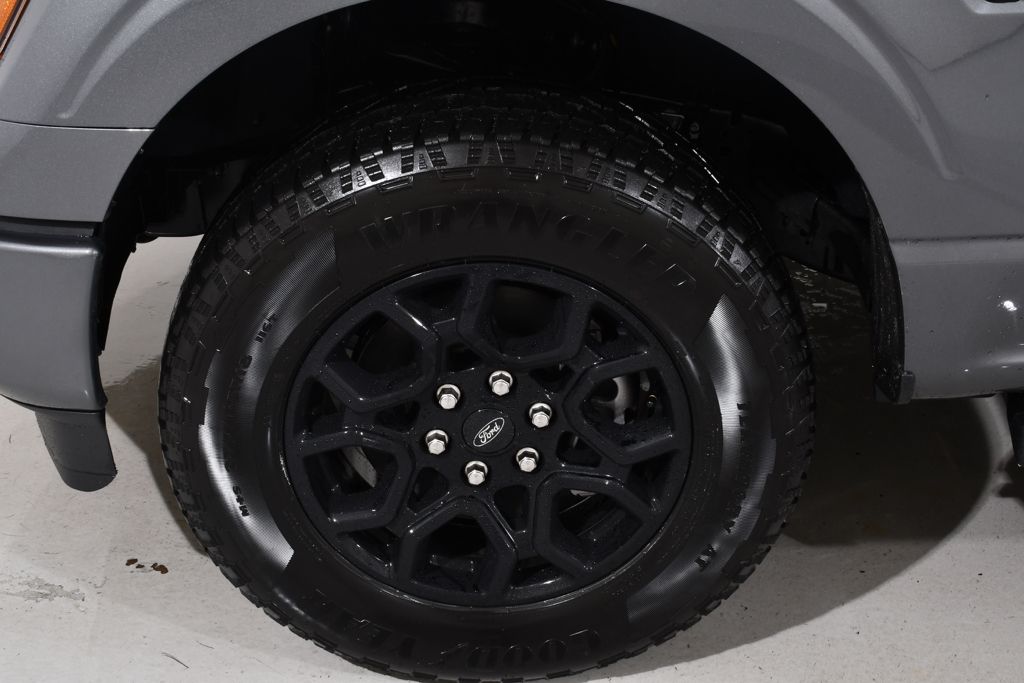 New 2026 Gray Ford XLT image 23