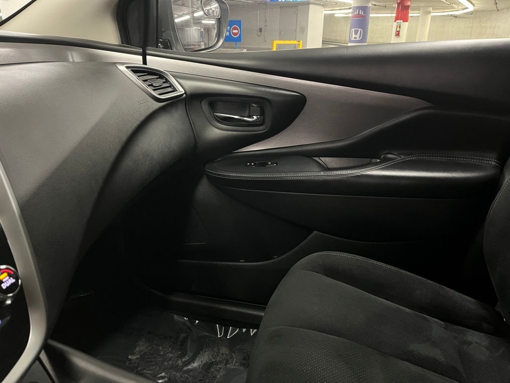 2019 Nissan Murano S photo 24