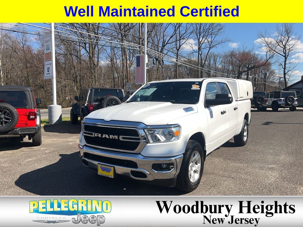 Bright White Clearcoat 2022 RAM 1500 Pickup Truck Four-Wheel Drive 8-Speed Automatic