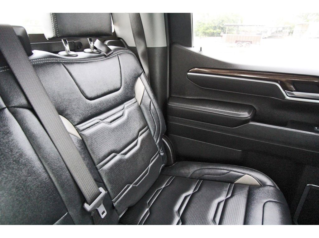 2025 Chevrolet Silverado 1500 RST - 11