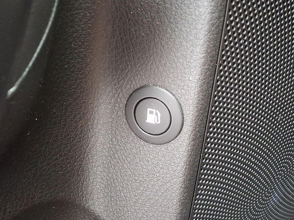 Thumbnail: 2013 Kia Sorento - 29