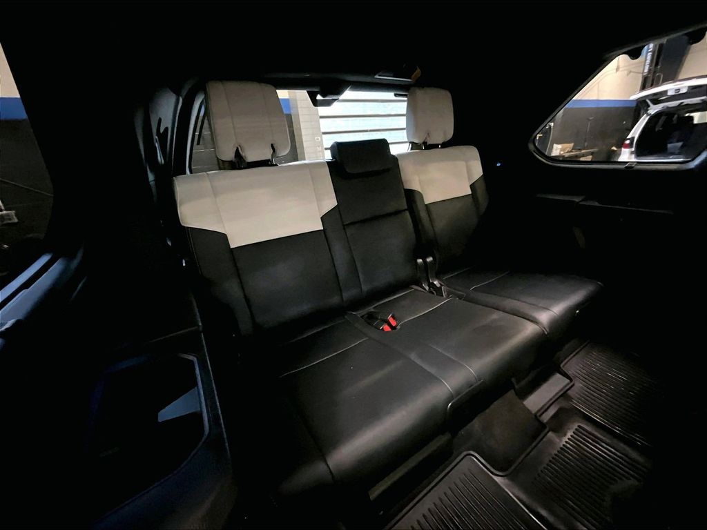 2024 Toyota Sequoia — photo 17