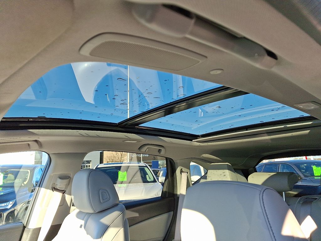 Thumbnail: 2023 Acura RDX - 15