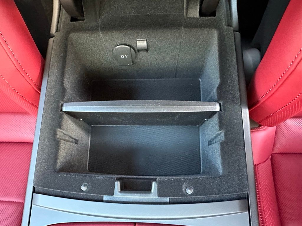 Thumbnail: 2026 Porsche Panamera - 26