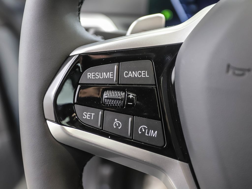 Thumbnail: 2026 BMW 3 Series - 13