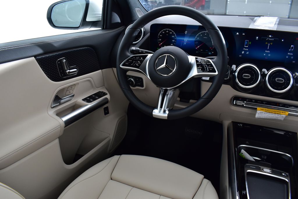 Thumbnail: 2025 Mercedes-Benz GLA - 23