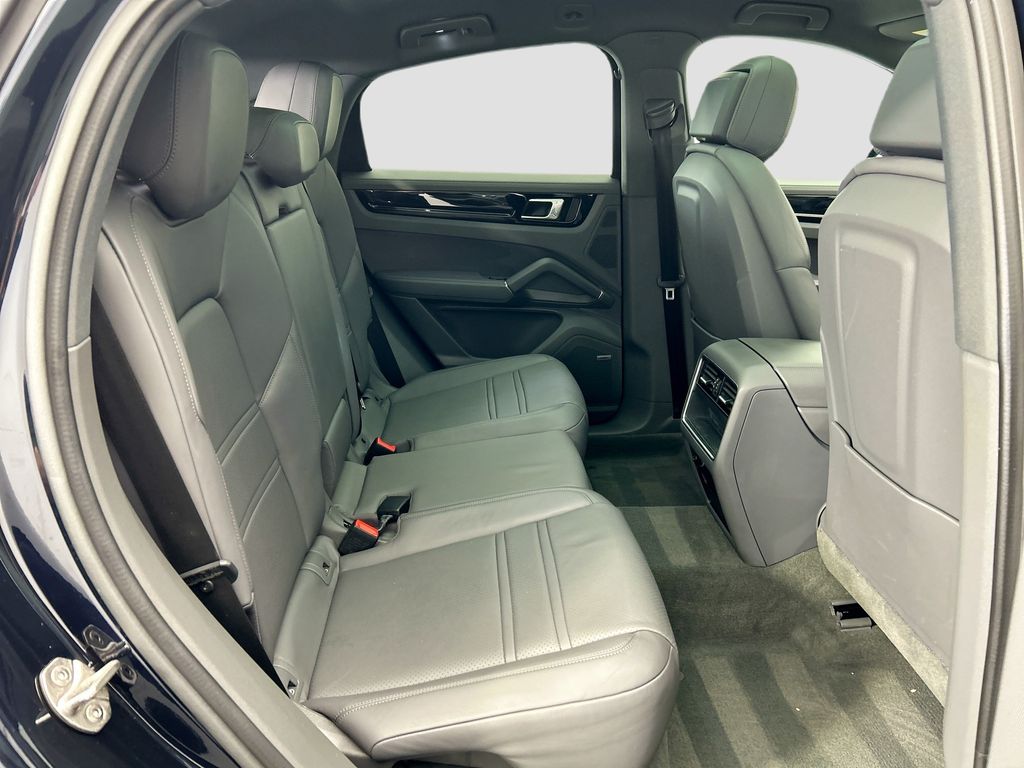 Thumbnail: 2022 Porsche  - 23