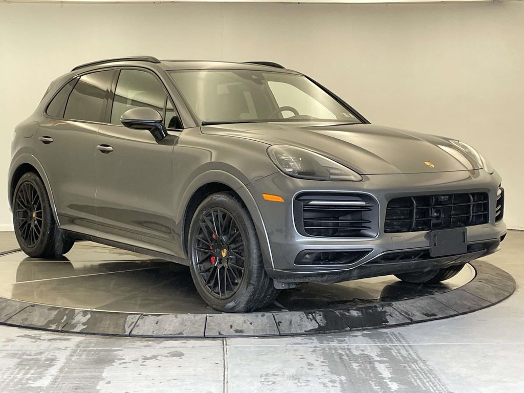 2023 Porsche Cayenne GTS - 8