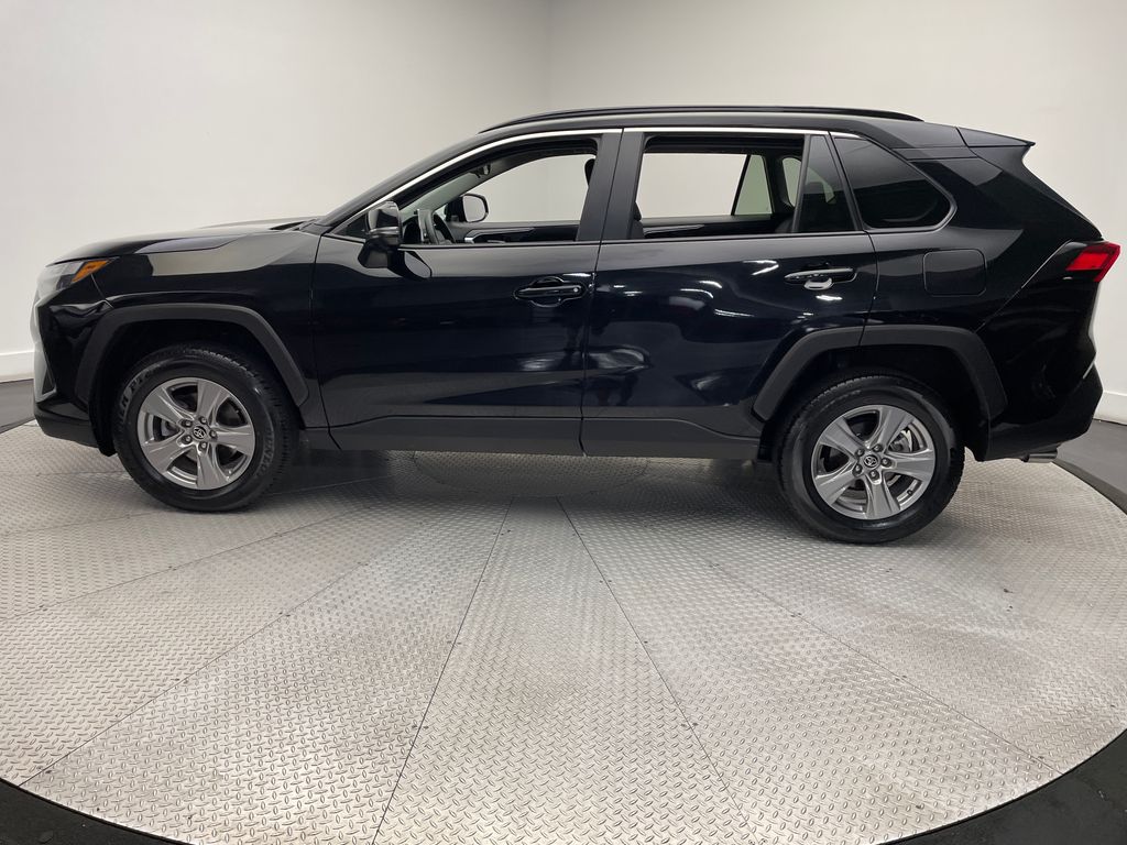 2024 Toyota RAV4 XLE 8