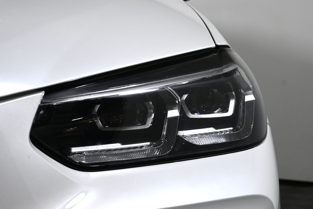 Thumbnail: 2023 BMW X3 - 11