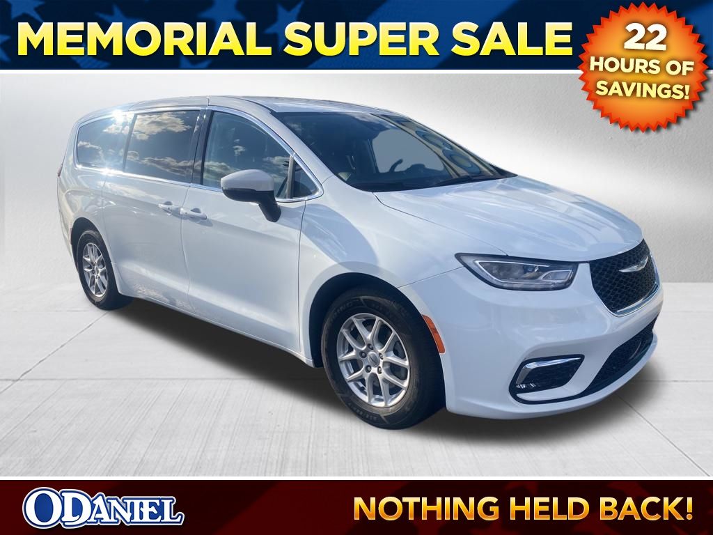 Bright White Clearcoat 2023 Chrysler Pacifica Touring L FWD Minivan Front-Wheel Drive 9-Speed Automatic
