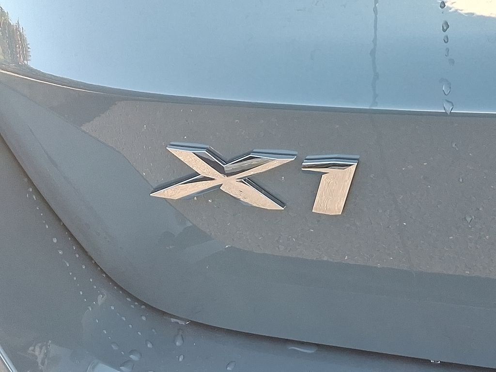 Thumbnail: 2026 BMW X1 - 11