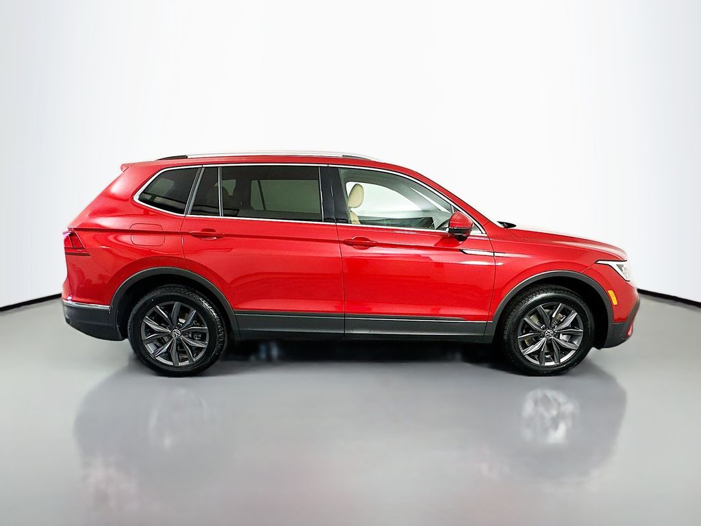 Thumbnail: 2024 Volkswagen Tiguan - 4